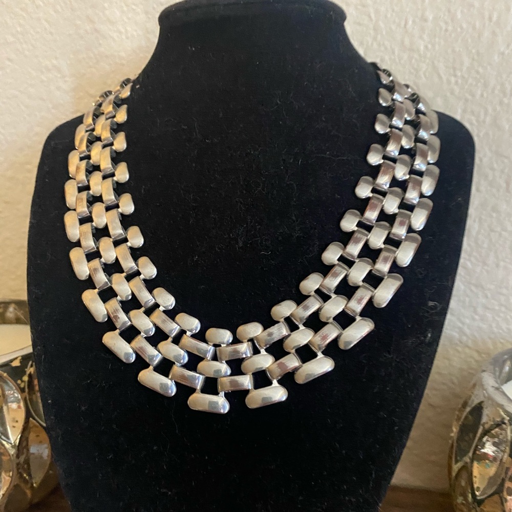 Silver choker